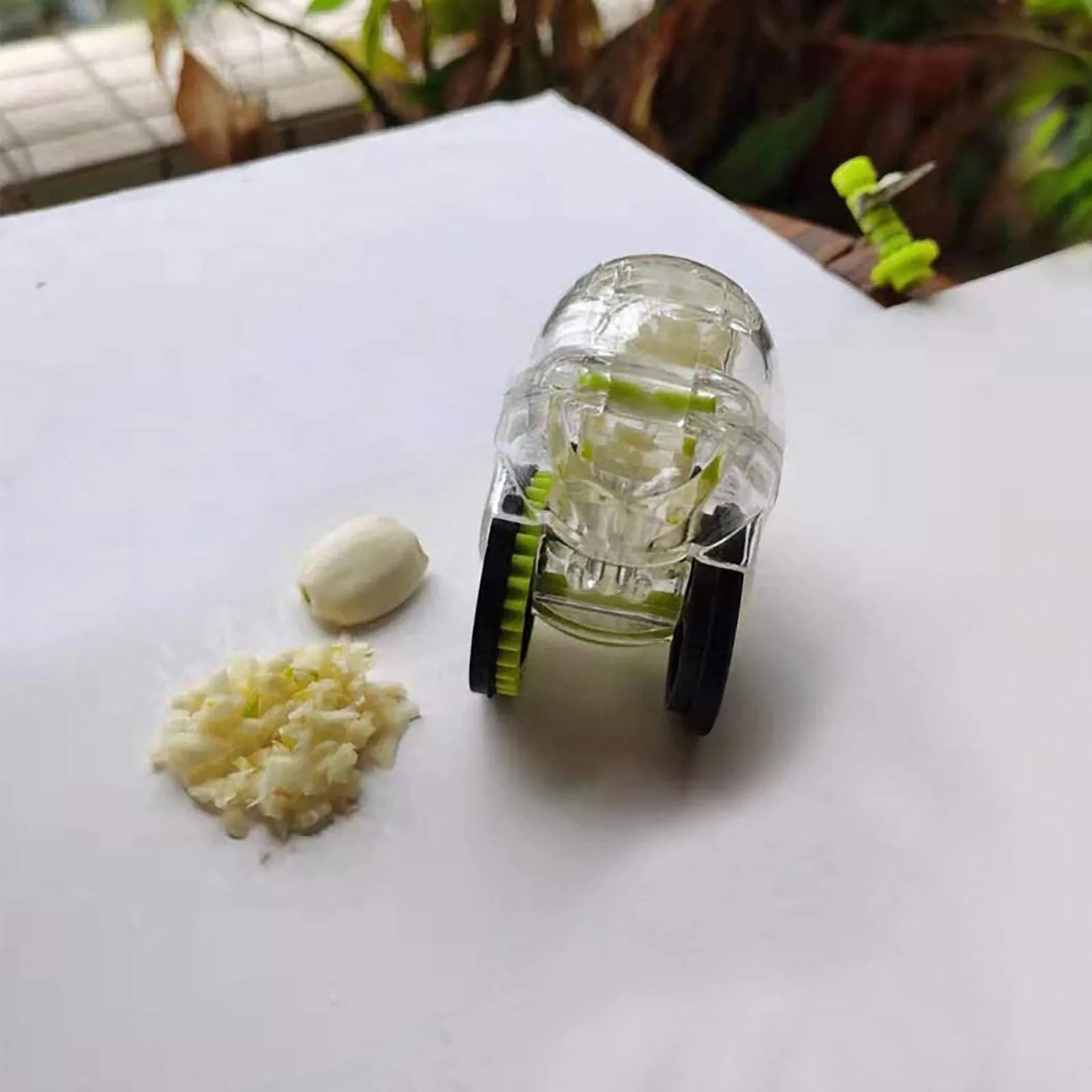 Kitchen Convenient Multi-function Small Tools Roller Garlic Chopper Manual Quick Ginger Masher Kitchen Practical Gadgets